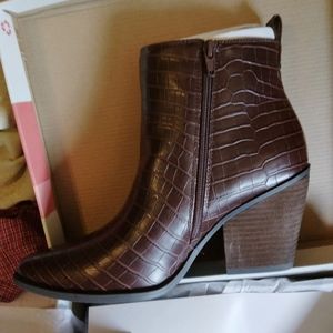 Soul Naturalizer Micah Brown Croc Women's Boots sz 9.5